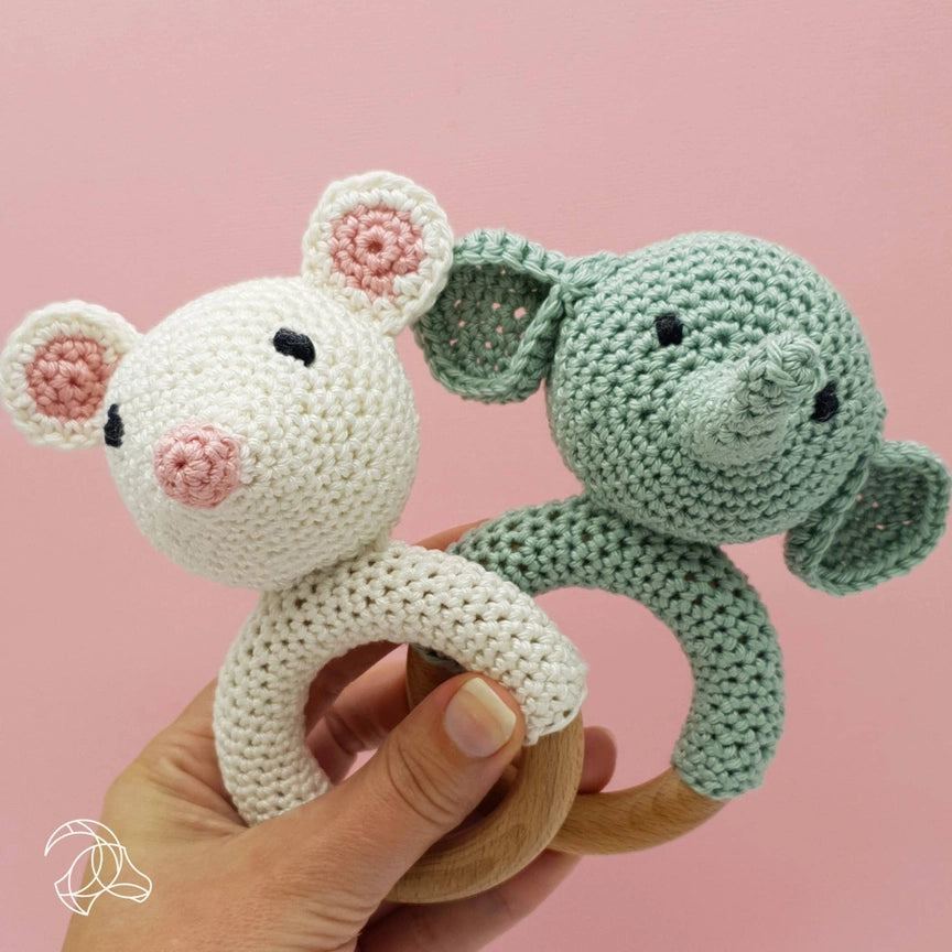 Mouse Cuddle Cloth - DIY Crochet Kit - Hardicraft USA